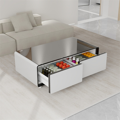 Refrigerador moderno com carregamento sem fio