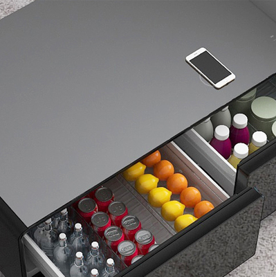 Mini Refrigerador Inteligente Refrigerador de mesa de café com sistema de carregamento e resfriamento sem fio