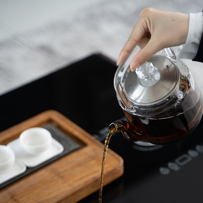 Tabela de café inteligente de estilo moderno com capacidade de frigorífico de 135L e geladeira de duas portas