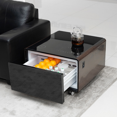Modernize sua sala de estar com esta mesa de tela sensível ao toque mini geladeira e carregador